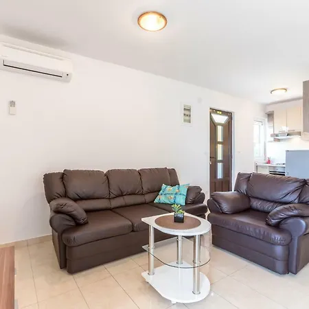 Marinela * Rogoznica (Sibenik-Knin)