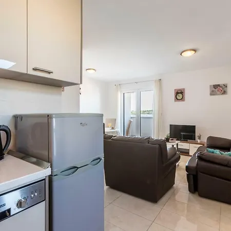 Marinela * Rogoznica (Sibenik-Knin)