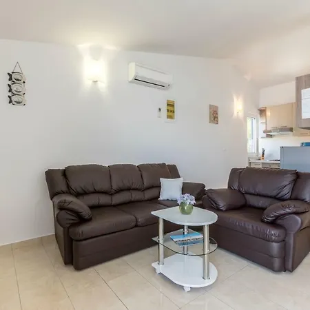 Marinela * Rogoznica (Sibenik-Knin)