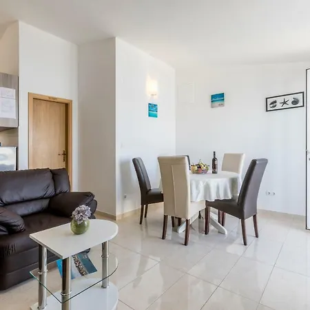 Marinela * 罗戈兹尼察