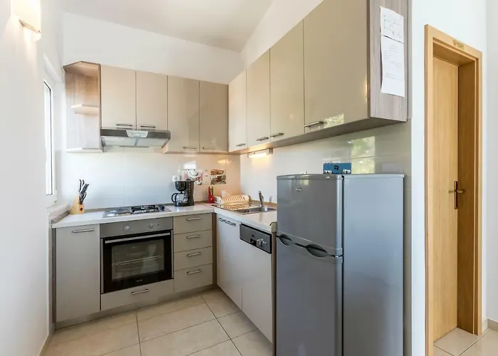 Marinela * Rogoznica (Sibenik-Knin)